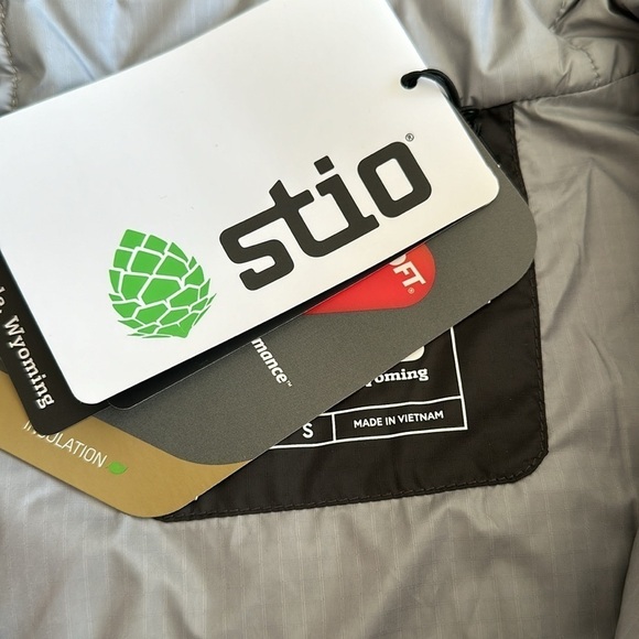 NWT Stio Azura Insulated Vest Men’s Small – Sustainable, Lightweight Warmth - Picture 3 of 13